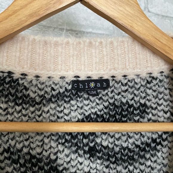 Chloah Snow Leopard Cardigan Sweater - Picture 4 of 4